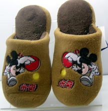 迪士尼生活馆鞋帽系列 打造童趣与品质的完美穿搭