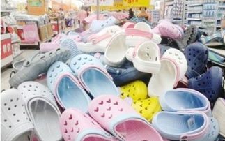 巧手织暖意，温情满人间——记婆婆编织队的爱心鞋帽