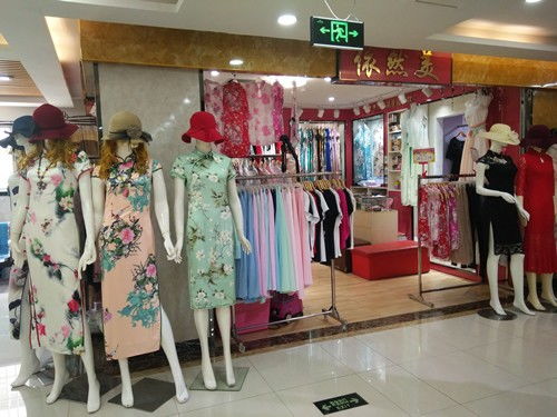 宝安西乡中长款旗袍礼服定制与租赁服务解析——深圳服装鞋帽箱包行业亮点